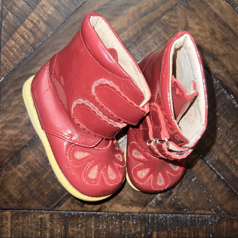 Livie and Luca Petal Boots Maroon Size 5